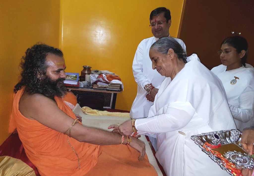 Photo 1 ) - Varanasi - Shankaracharya Kashi Sumeru peethadhishwar Swami Narendranand Sarswati Ji Maharaj (9)